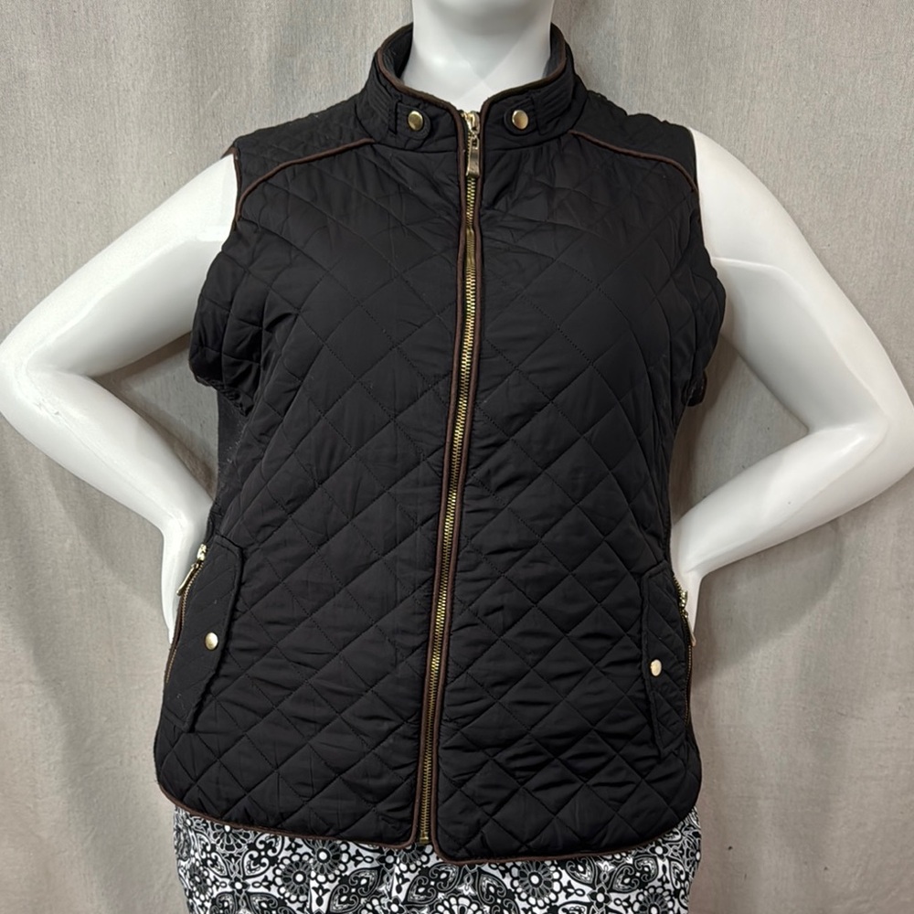 Active USA Black Quilted Vest with Gold Accents 3xl